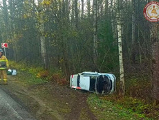 Водитель чудом вырвался из кювета на трассе Пестово‑Боровичи